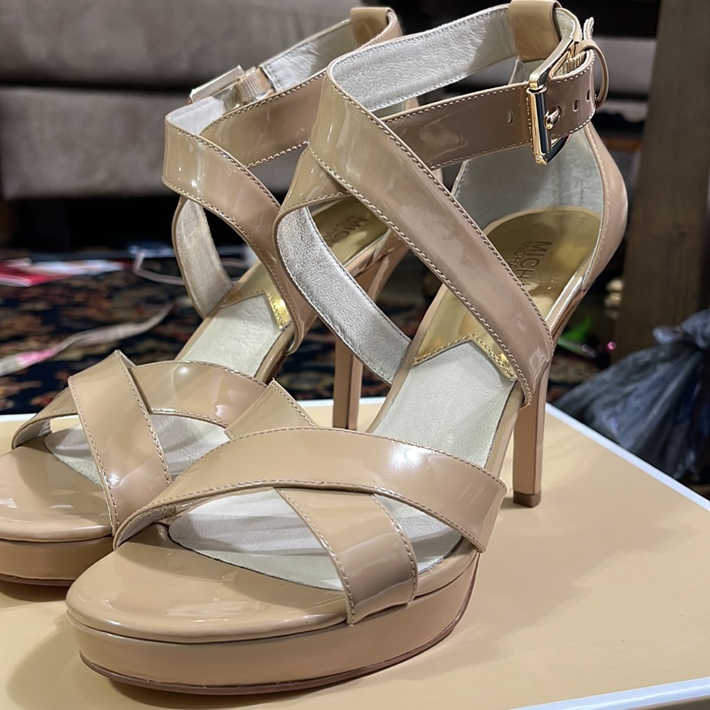 Michael Kors Evie platform sandal heels, size 8M